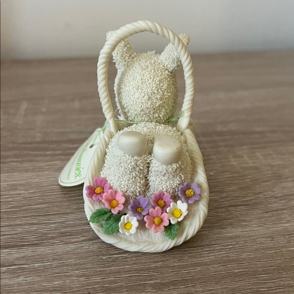Snowbunnies “Fresh From the Garden” Department 56 White Bunny Figurine - Picture 3 of 5